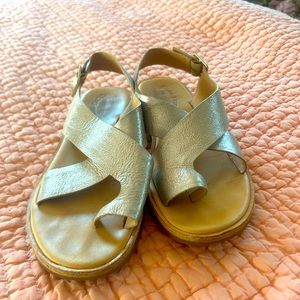 Kork-ease lightly used sandals